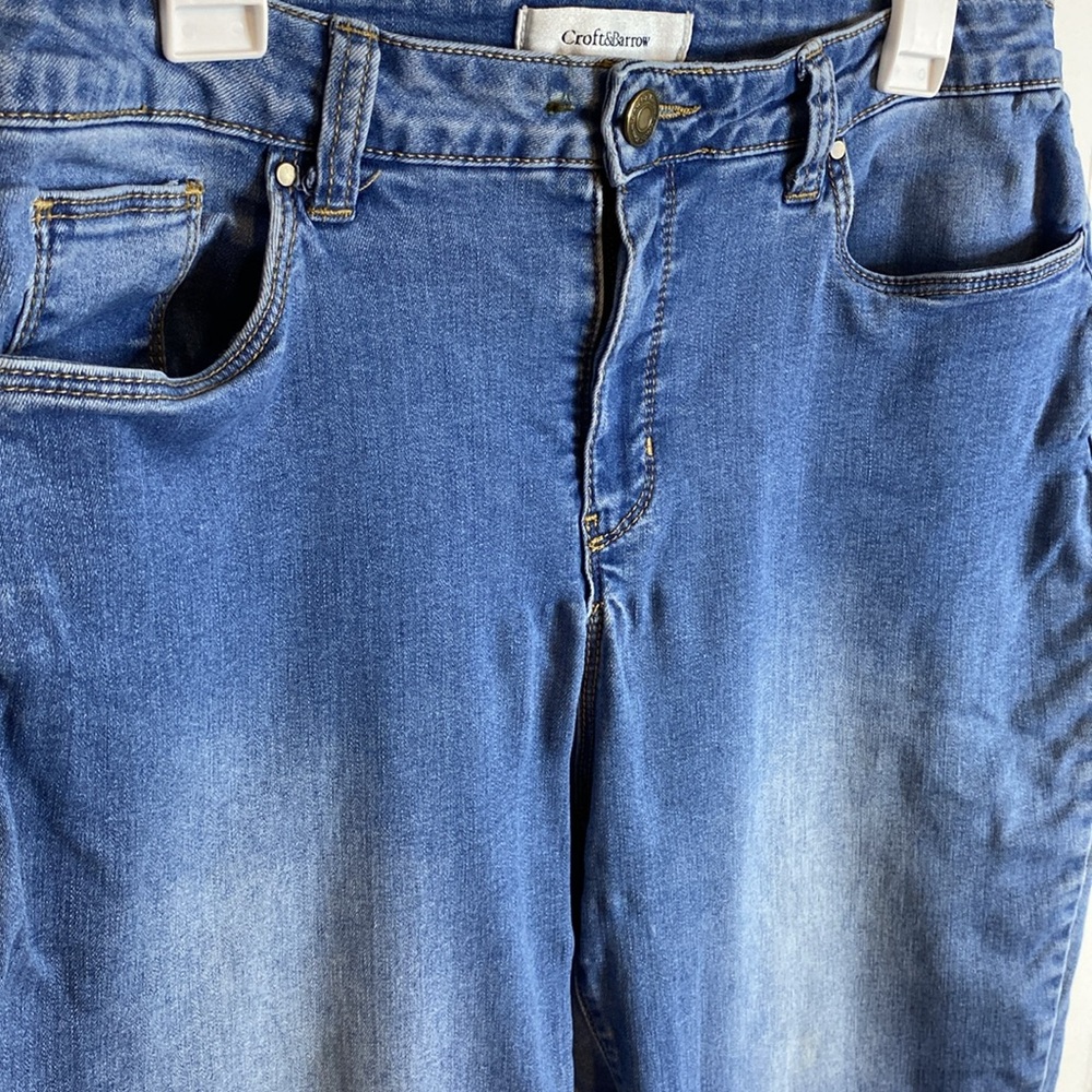 Women's Croft & Barrow plus size 14 cropped stretch Blue Jeans - Picture 2 of 10